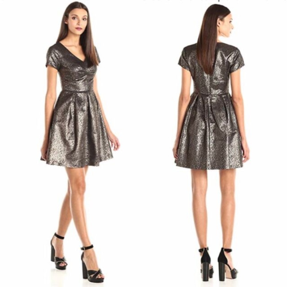 NWOT Vince Camuto Cap Sleeve Metallic Jacquard Cocktail Mini Dress Size 2